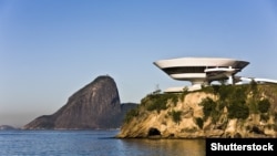 Muzej suvremene umjetnosti arhitekte Oscara Niemeyera u Niteroiju kod Rio de Janeira