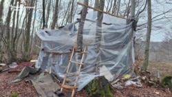 Импровизиран камп за сечење шума во Маврово 