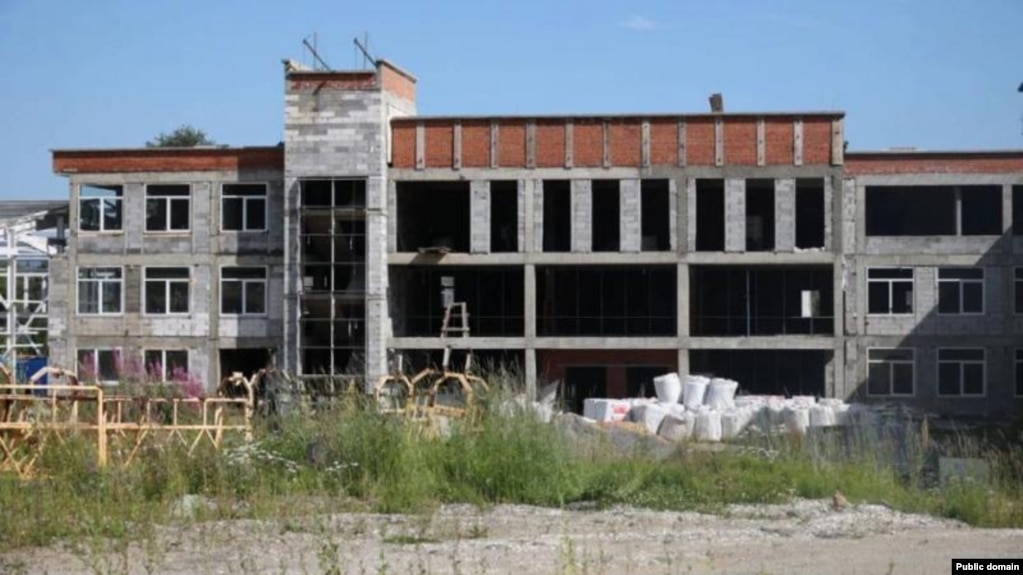 Недострой школы в Слюдянке