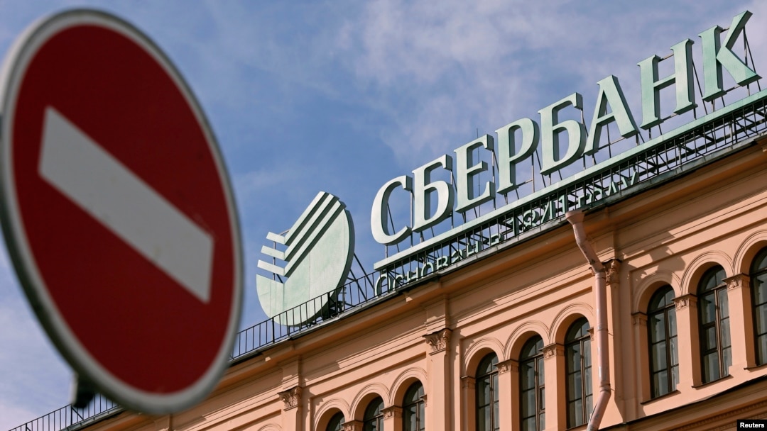 Russia's largest banking house, Sberbank, is among those affected by the sanctions. (file photo)