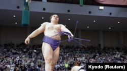 დანილო იავჰუსიშინი, იგივე აონიშიკი შესაძლოა სპორტის ისტორიაში პირველი ევროპელი სუმოისტი, რომელსაც სუმოს უმაღლესი, იოკოძუნას ტიტული მიენიჭოს 