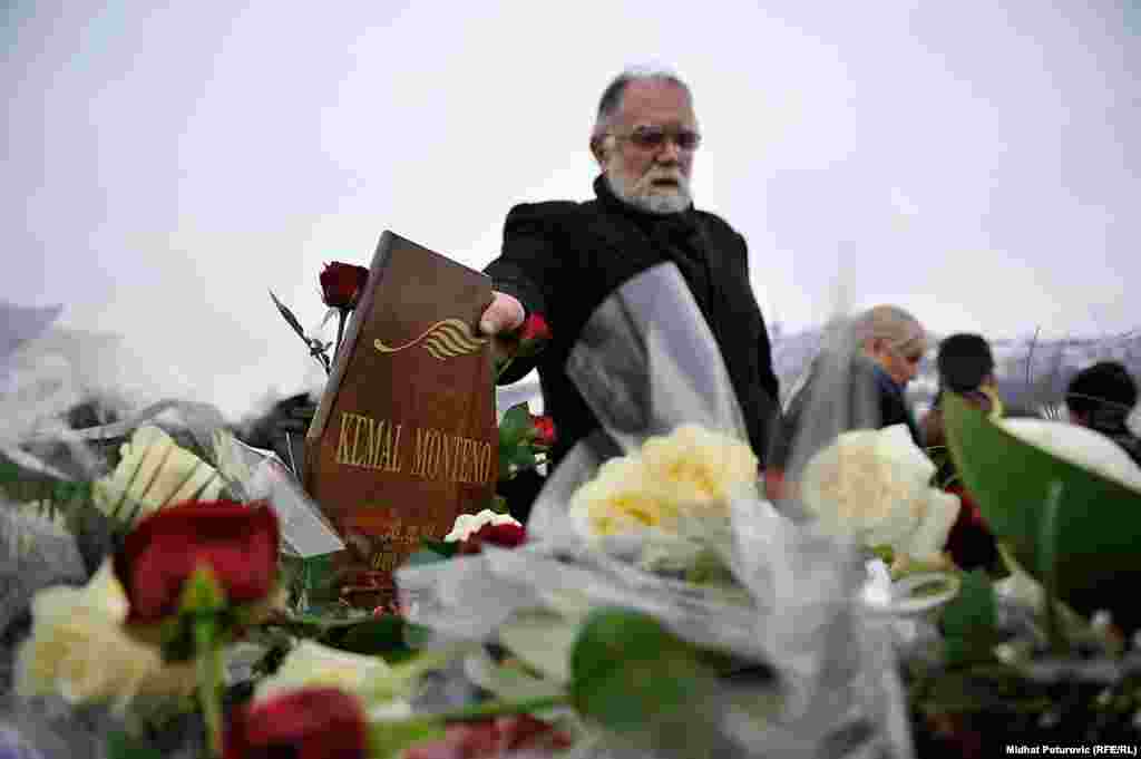 Bosnia and Herzegovina - Sarajevo - The funeral of Kemal Monteno in the Alley of the Greats at the Sarajevo cemetery Bare. During the rich career of singer released a total of 15 recordings, albums and the latest, 'What is life', came out two years ago. 2