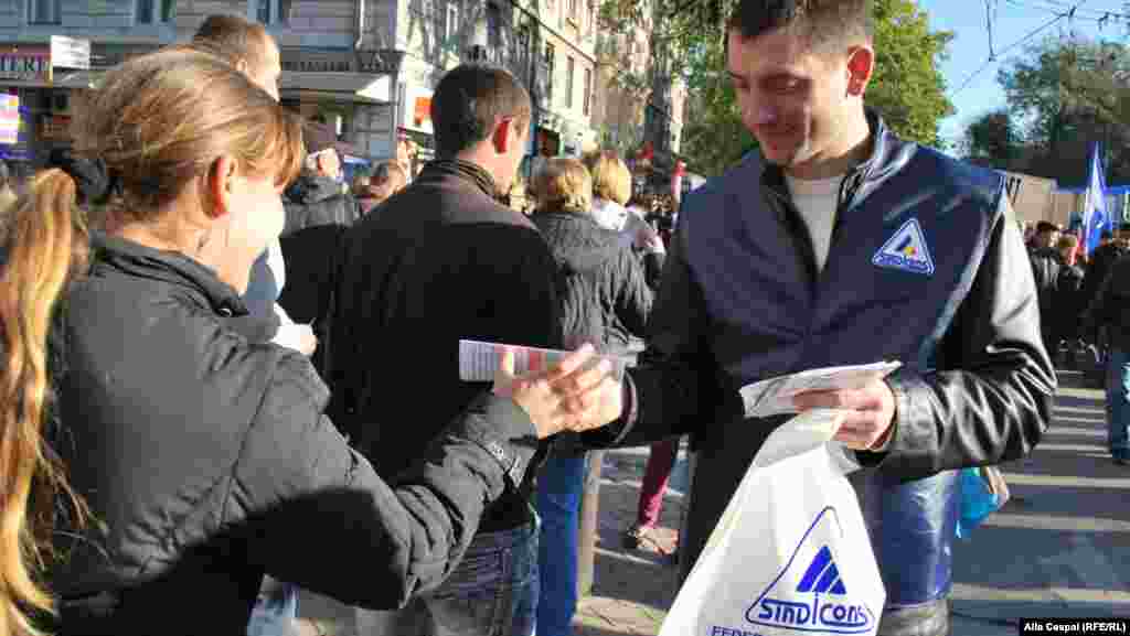 Moldova, Trade-unionists march in protest against unofficial labor in Chisinau
