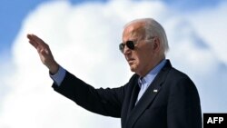 Președintele Joe Biden a renunțat la cursa pentru un nou mandat. Sondajele îl plasau în urma contracandidatului său republican, fostul președinte, Donald Trump. 