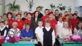 Юлия Шевцова на открытии "Парт героя" в Игмасской школе