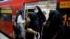 Tehran metrosunda bəzi vaqonlar yalnız qadınlar üçündür