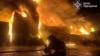 Рятувальники гасять пожежу, що виникла після російського удару по Одещині, жовтень 2025 року