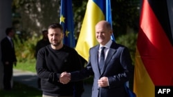 Kancelari i Gjermanisë, Olaf Scholz, e pret presidentin e Ukrainës Volodymyr Zelensky, për bisedime në Berlin, Gjermani, 11 tetor.