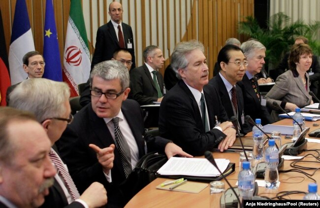 ویلیام برنز در نقش مذاکره‌کننده ارشد آمریکا در مذاکرات ۵+۱ با ایران در دسامبر ۲۰۱۰