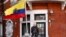 Julian Assange vorbind de la balconul ambasadei Ecuadorului de la Londra, 19 mai 2017