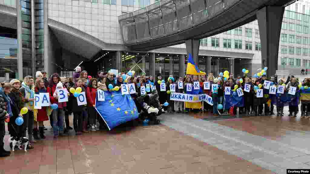 Євромайдан в Брюселі (Бельгія), 24 листопада 2013 року (фото flickr Euromaidan Brussels)