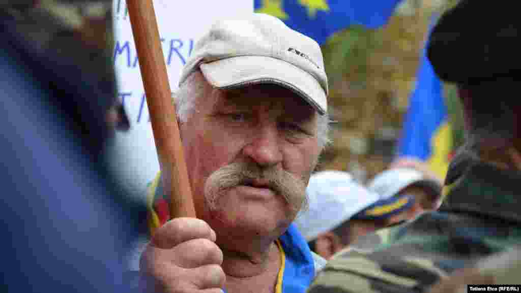 Moldova, the pensioneers protest march at the Chisinau Parliament