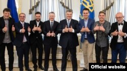 Президент України Петро Порошенко зустрівся з організаторами та ведучими «Євробачення 2017». Київ, 15 травня 2017 року 