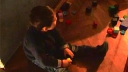 Türkmenistan: Çagasy bolan býujet işgärlerine basyşlar dowam edýär