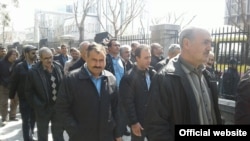 Bus drivers protest for their benefits in front of Tehran Municipality, February 28, 2017 - File photo