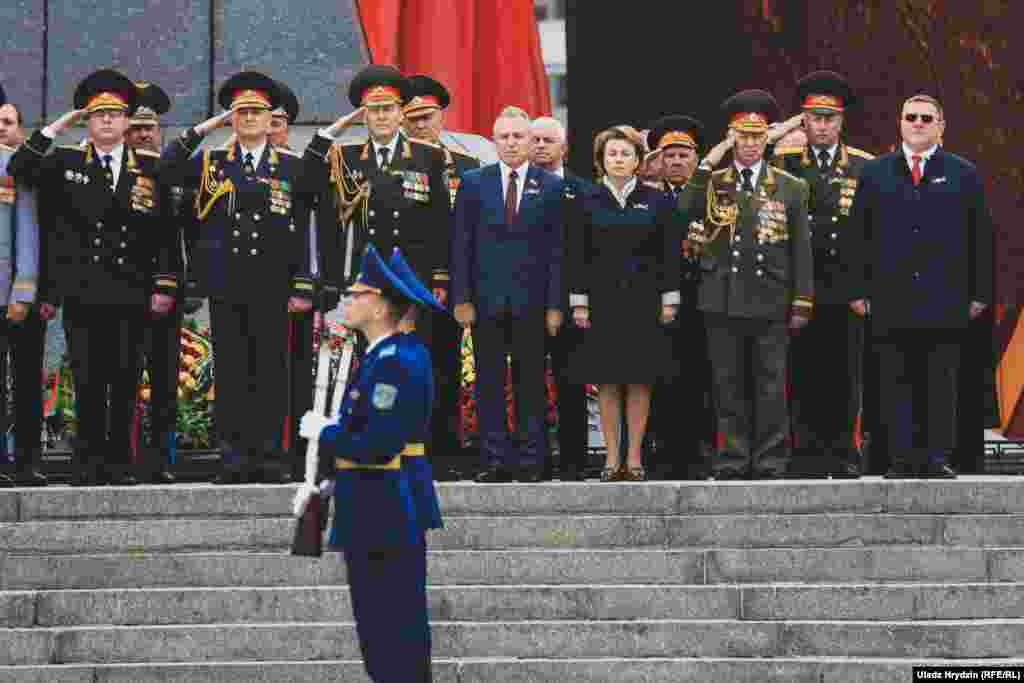 Міністар унутраных справаў быў ня ў форме савецкага НКВД &mdash; яго раней крытыкавалі за такое адзеньне на публічных мерапрыемствах. Але людзі ў форме НКВД трапляліся сярод шараговых удзельнікаў акцыі