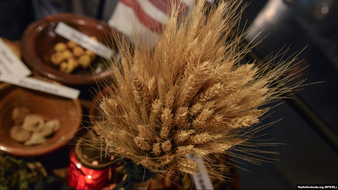 У музеї Голодомору спекли Хліб Життя (фотогалерея)