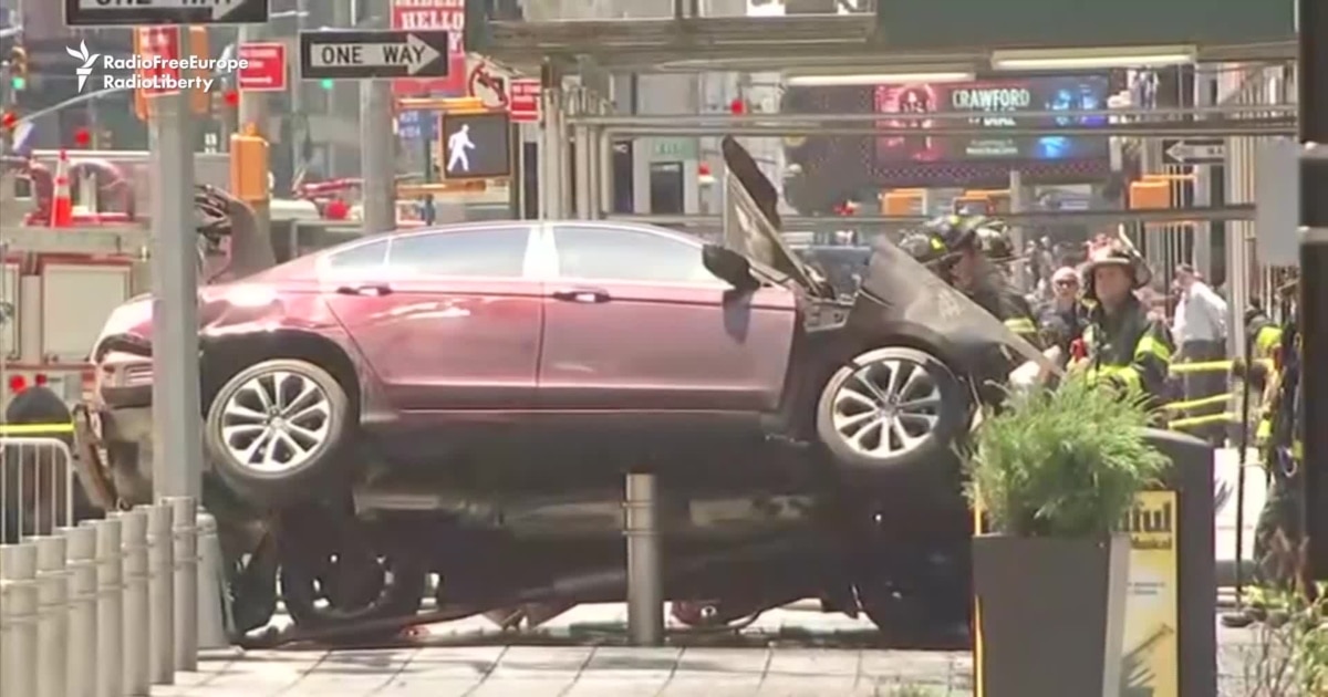 Speeding Car Drives Into Crowd In New York City