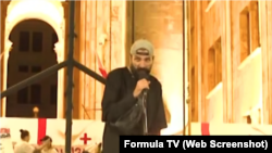 გიგა კიტიას აქციაზე გამოსვლისას მაუწყებლისთვის „რეპუტაციული ზიანის მიყენებისათვის“ დაუქვითეს ხელფასი.