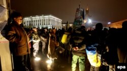 Евромайдан в Киеве продолжается и ночью 