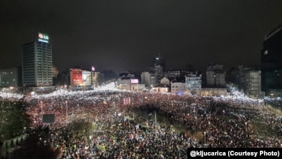 Pamje nga një proteste masive e thirrur nga studentët, në Beograd, 15 mars 2025.