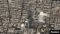 Супутниковий знімок показує чорний дим та значні пошкодження на території резиденції верховного лідера Ірану, аятоли Алі Хаменеї, у Тегерані