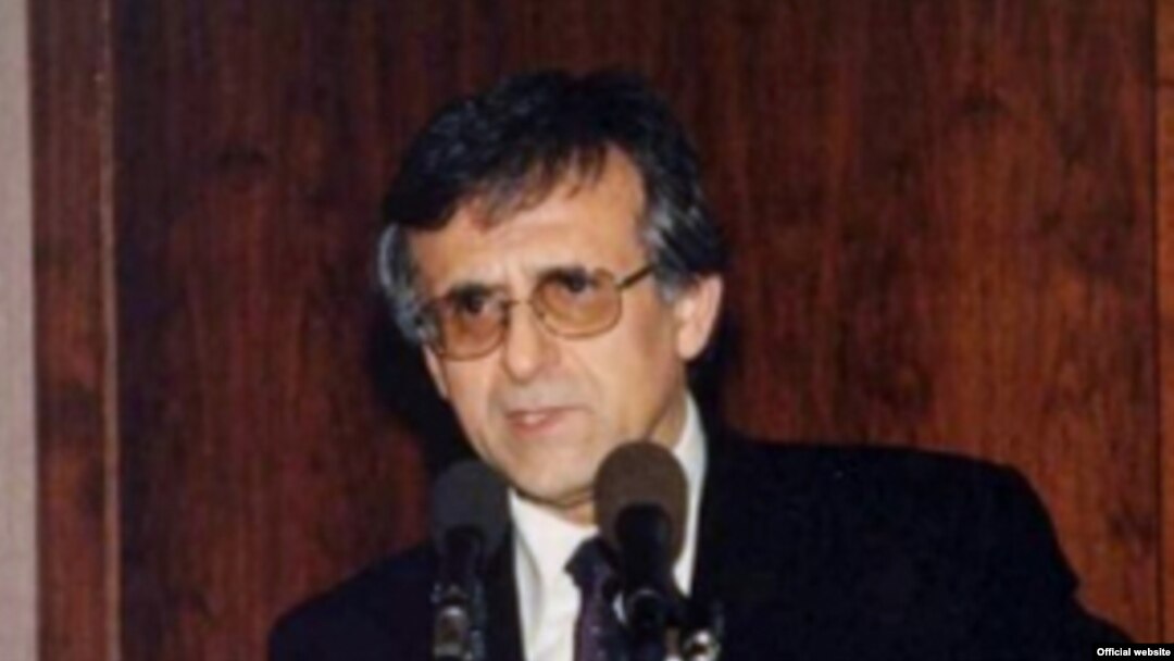 هوشنگ امیر احمدی