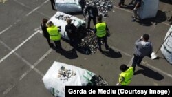 Reciclarea și depozitarea deșeurilor este mult mai ieftină în România decât în state ca Italia, Germania, Marea Britanie, motiv pentru care apare tentația de a le trimite spre vama românească