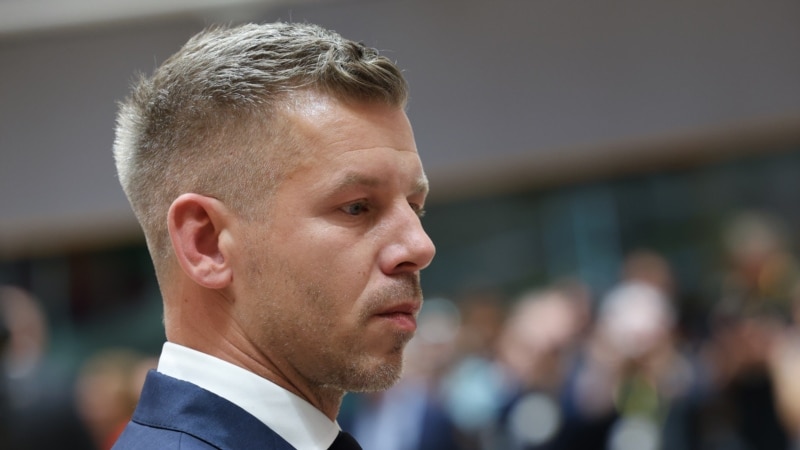 Péter Magyar presenta un proyecto de ley para desclasificar archivos de la era comunista en Hungría