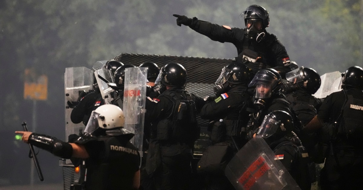 რა დგას სერბეთში საპროტესტო გამოსვლებისას გახშირებული ძალადობის უკან?