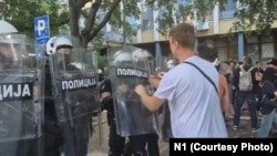 Blokada Osnovnog suda u Novom Sadu tokom antivladinih protesta 19. avgusta 2025. kada je uhapšen pokrajinski poslanik i docent Radivoje Jovović