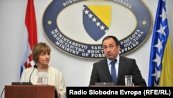 Vesna Pusić i Igor Crnadak u Sarajevu 15. aprila 2015.