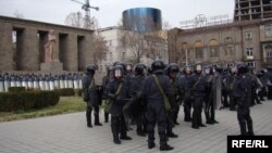Armenia -- Security forces are deployed near the scene of opposition protests in Yerevan, March 1, 2008.