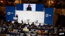 Vicepreședintele SUA Kamala Harris ține discursul de deschidere a celei de-a 60-a Conferințe de Securitate de la München (MSC) la hotelul Bayerischer Hof din München.