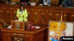 Președinta interimară a Venezuelei, Delcy Rodríguez, ținând primul său discurs anual în parlamentul de la Caracas, pe 15 ianuarie 2026