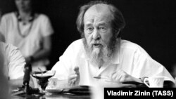 Aleksandr Soljenitsın 1994-cü ildə Rusiyaya qayıtdıqdan sonra