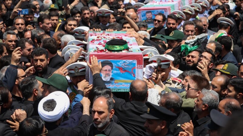 مراسم خاک‌سپاری رئیس جمهور پیشین ایران و سایر قربانیان سانحه هوایی، به پایان رسید