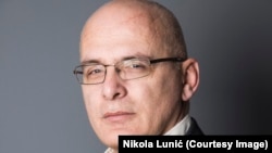 Nikolla Lluniq