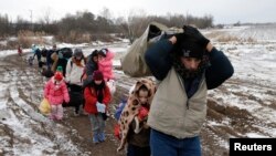 Migrantët gjatë rrugës Maqedoni - Serbi