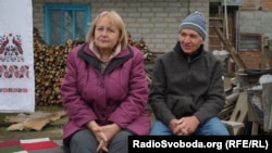 «Не те, що ми, як сказати, держалися за ту землю. Треба було допомагати тим, хто цю землю захищав», – пояснює Володимир, чому так зволікали з евакуацією.