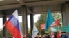 Споры о статусе русского языка на Украине продолжаются уже давно. На фото: акция сторонников Партии Регионов в поддержку русского языка, октябрь 2006 года