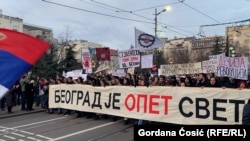 Jedan od transparenata na protestu na trgu Slavija u Beogradu, 22.12.2024.