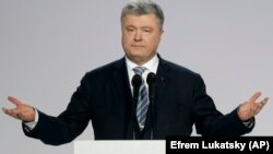 Раніше президент України Петро Порошенко заявляв, що умовою діалогу з президентом Молодви є підтримка цілісності України включно з Кримом