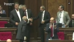 The Moment Pashinian Was Voted Armenian PM