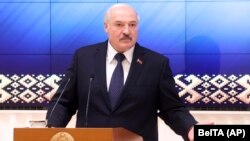 «Ви взяли цю людину до себе, ви несете за неї відповідальність. До чого тут Лукашенко?», – заявив Олександр Лукашенко