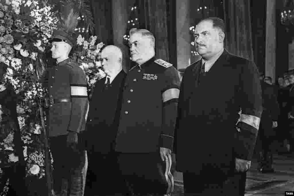 Khrushchev, Nikolai Bulganin, and&nbsp;Lazar Kaganovich (left to right) at Josef Stalin&#39;s funeral on March 6, 1953.