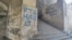 Grafiti ispisani na platou ispod Brankovog mosta u centru Beograda, gde je trebalo da se održi komemoracija žrtvama srebreničkog genocida.
