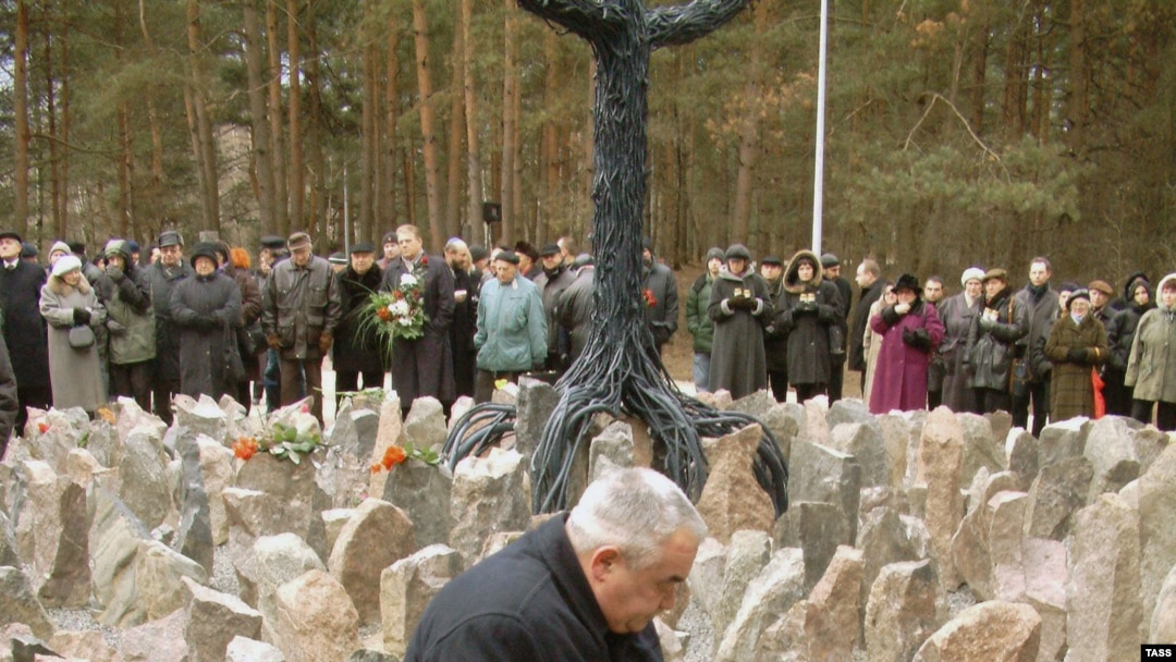 Мемориал под Ригой в память о 25 тысячах уничтоженных евреях