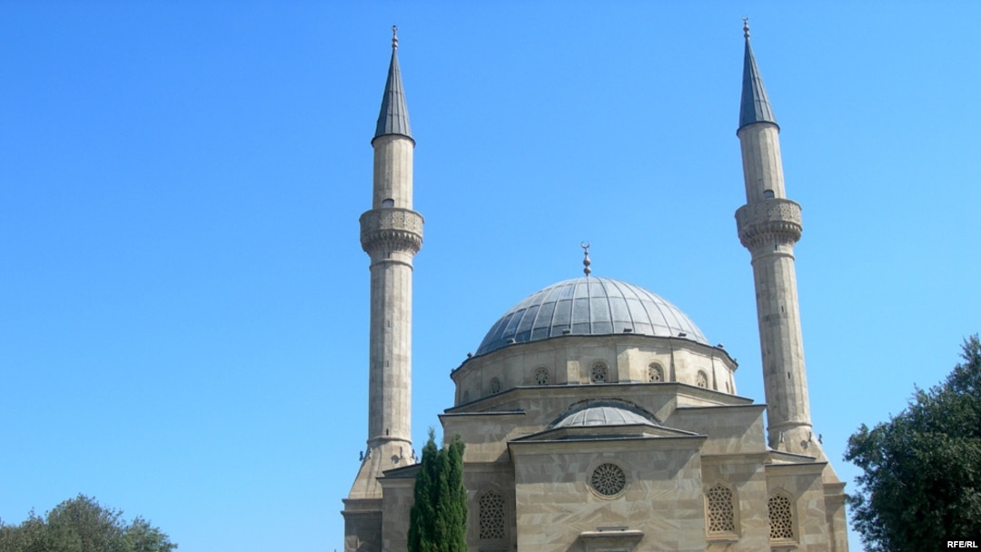 Şəhidlər xiyabanındakı Cümə məscidi