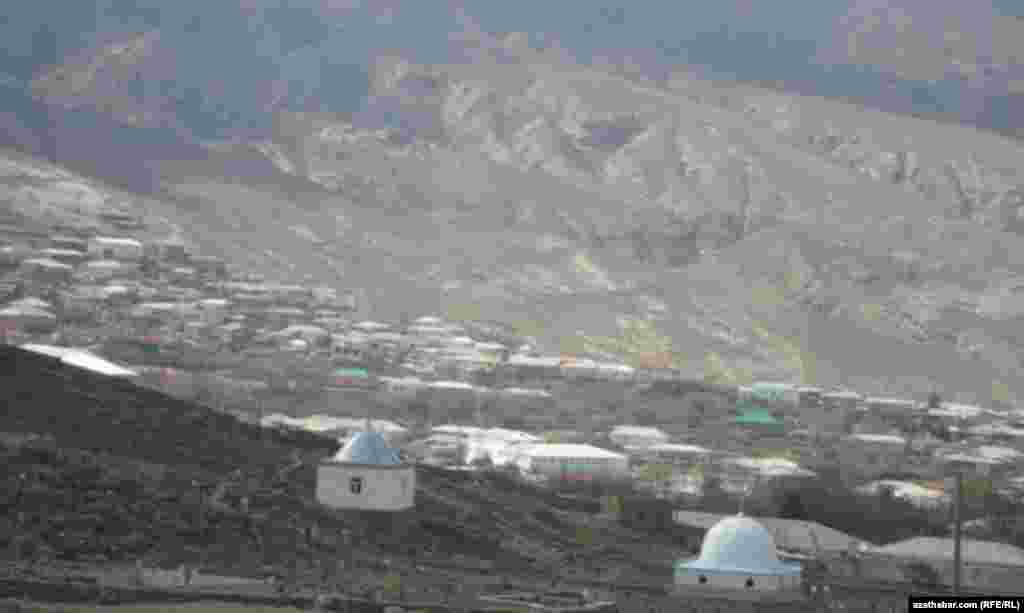 1500-e gola&yacute; hojalykly Garry Nohur obasynda 5 m&uuml;ň t&ouml;weregi &yacute;aşa&yacute;jy &yacute;aşa&yacute;ar. &nbsp; 